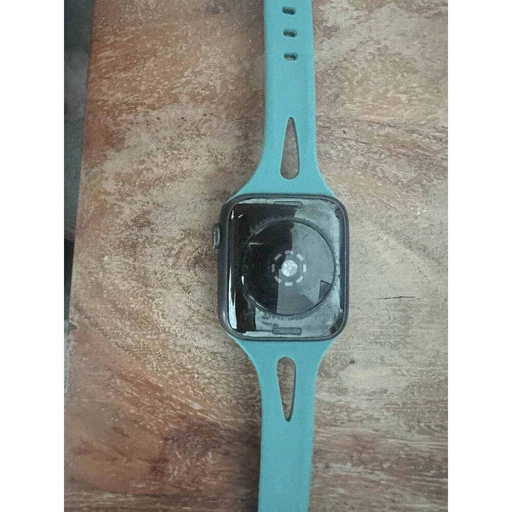 Apple Watch SE 44MM Space Gray GPS Refurb Used Good Battery